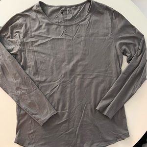 Men’s Alphalete Long Sleeve T Shirt, XL, Performance Fit T Shirt, Gray